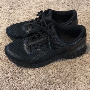 8 1/2 ASICS Gel Noosa Tri